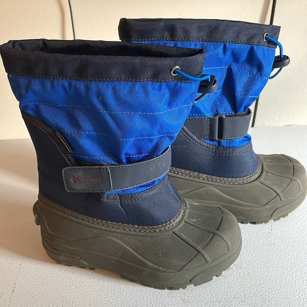 Unisex size 13, Columbia winter boots waterproof snow boots excellent condition